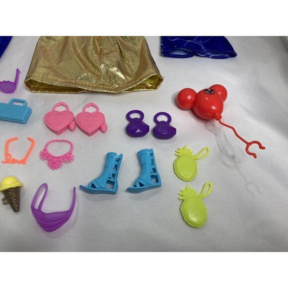 Vintage 1990’s Barbie Cothing & Accessories Purse Camera Mickey Balloon - Picture 4 of 9